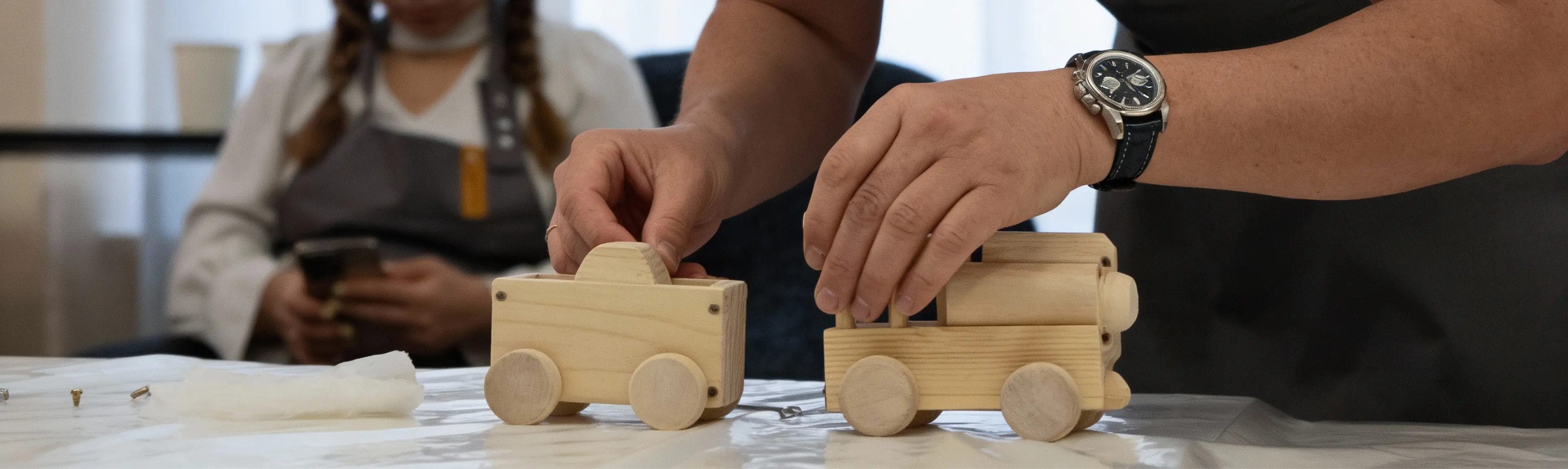 Паровозик из дерева